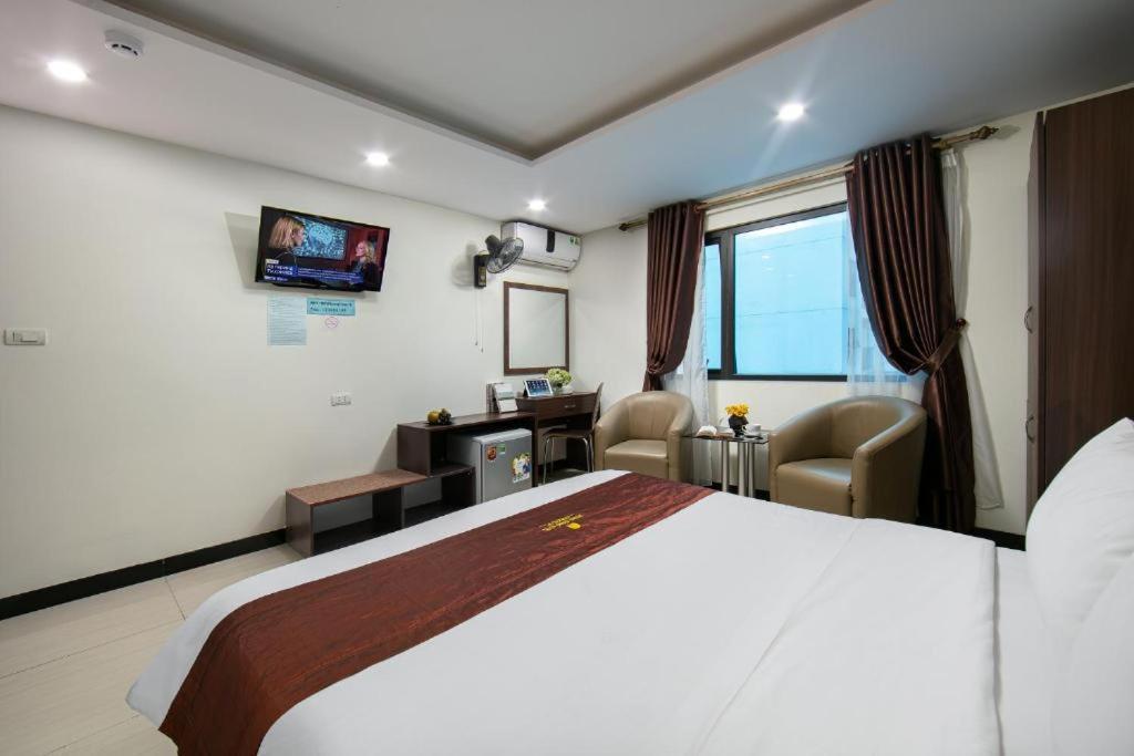Quang Chung Hotel - 56 Le Van Thiem - By Bay Luxury Hanoi Exterior photo