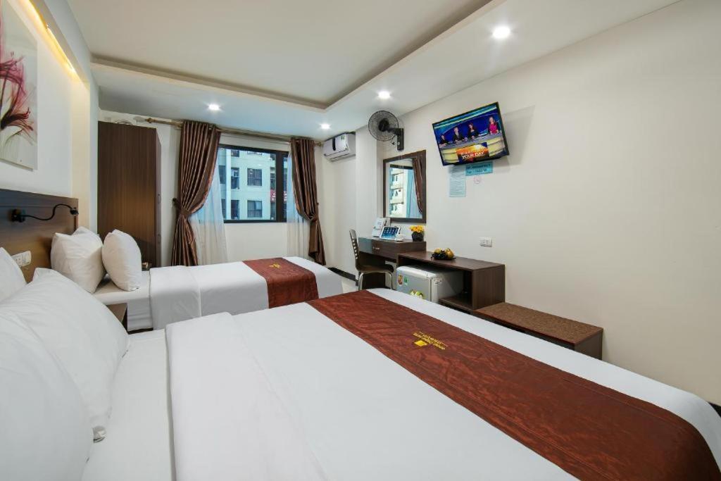 Quang Chung Hotel - 56 Le Van Thiem - By Bay Luxury Hanoi Exterior photo